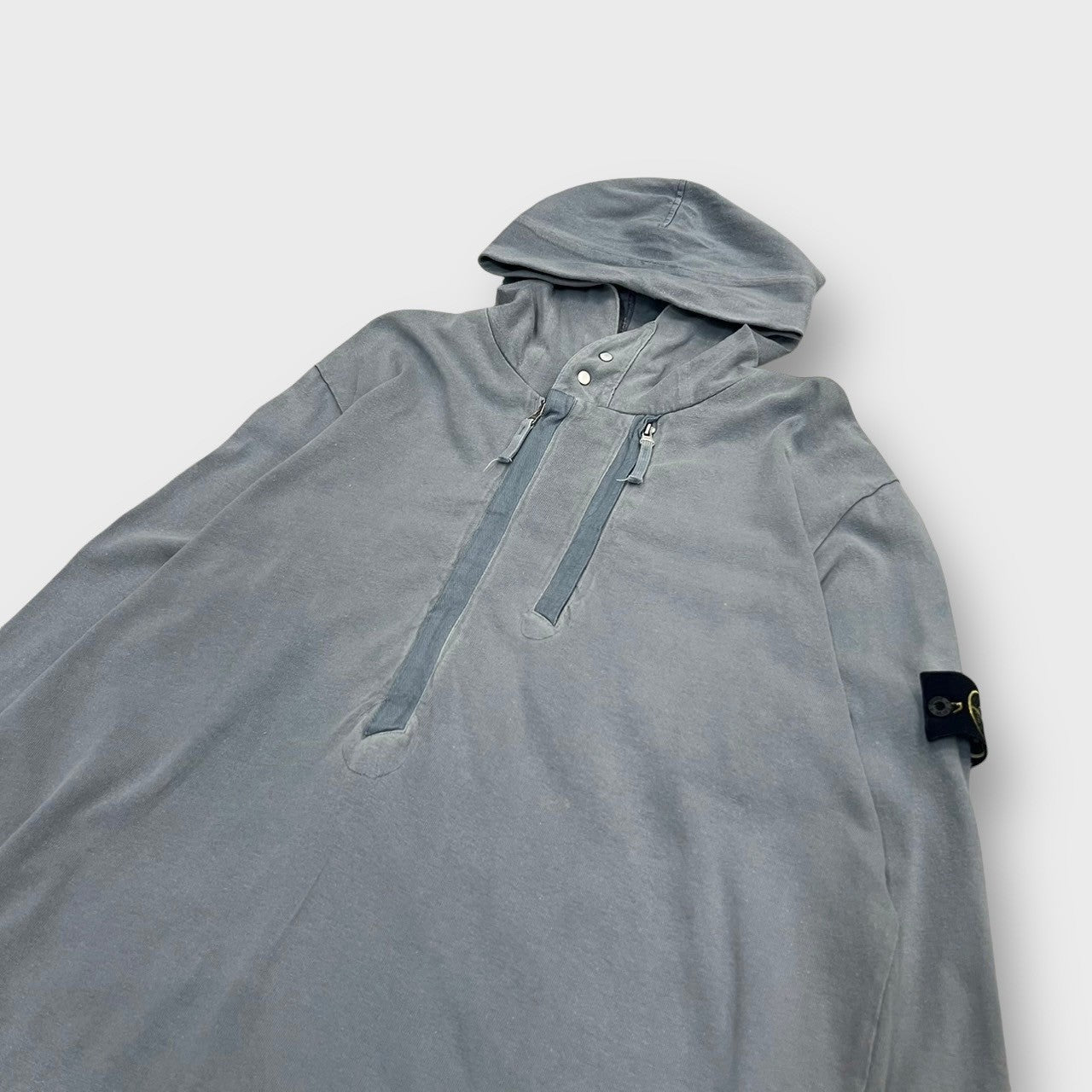 00’s “STONE ISLAND”
zip design pull over hoodie