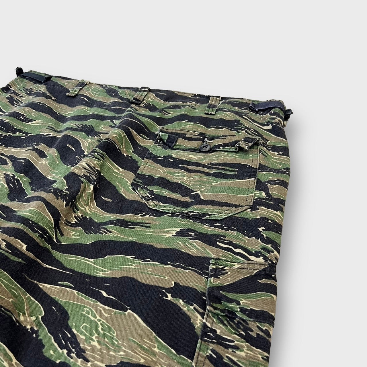 90’s Unkown tiger camo cargo pants
