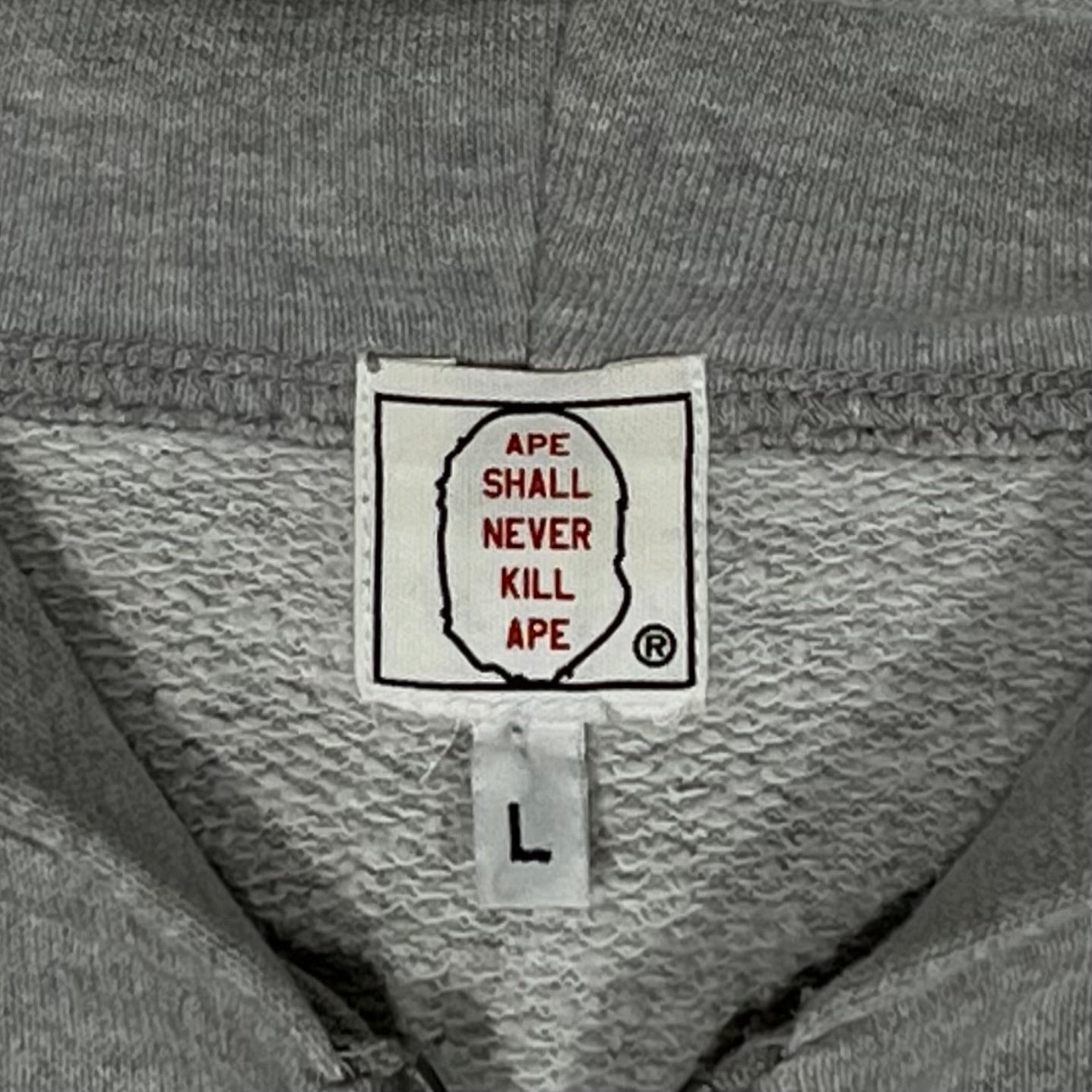 00’s “A BATHING APE”
zip up hoodie