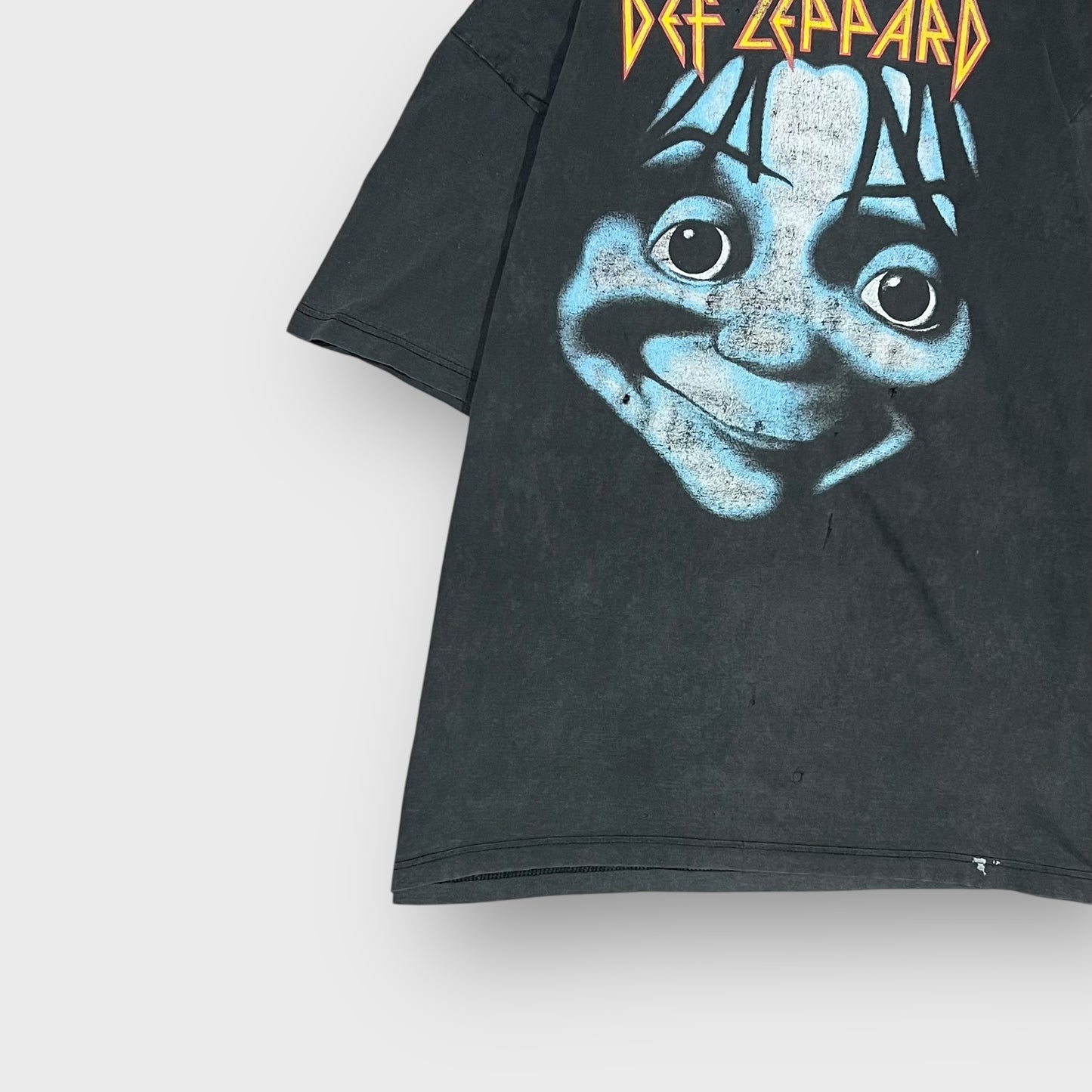 90’s “DEF LEPPARD”
band t-shirt