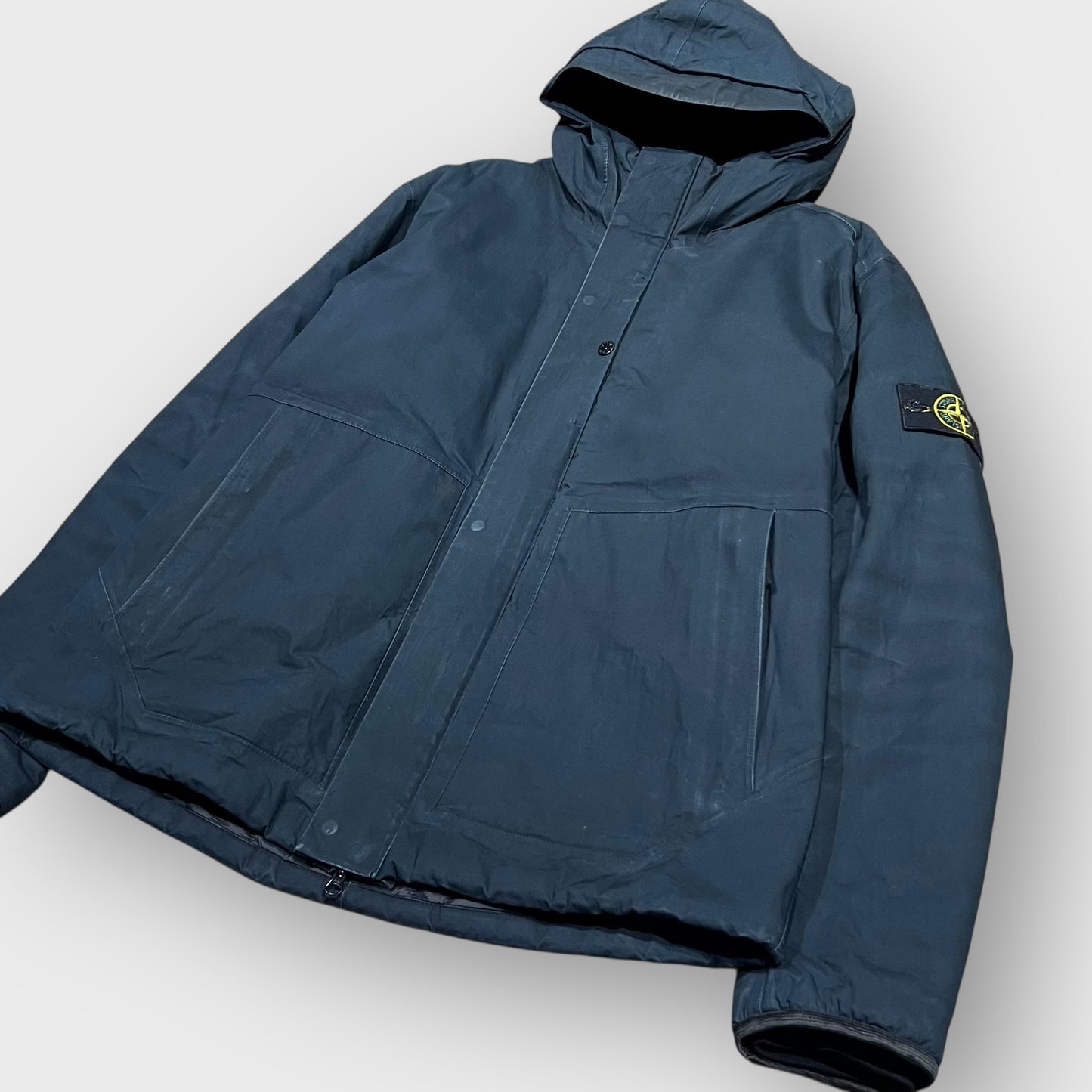 00’s “STONE ISLAND”
hi-neck hooded jacket