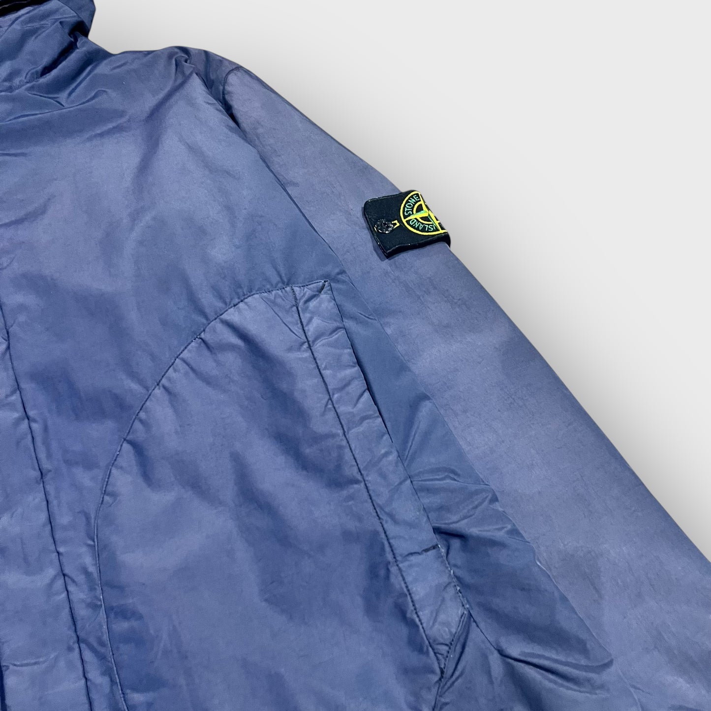 2001 STONE ISLAND
hooded jacket