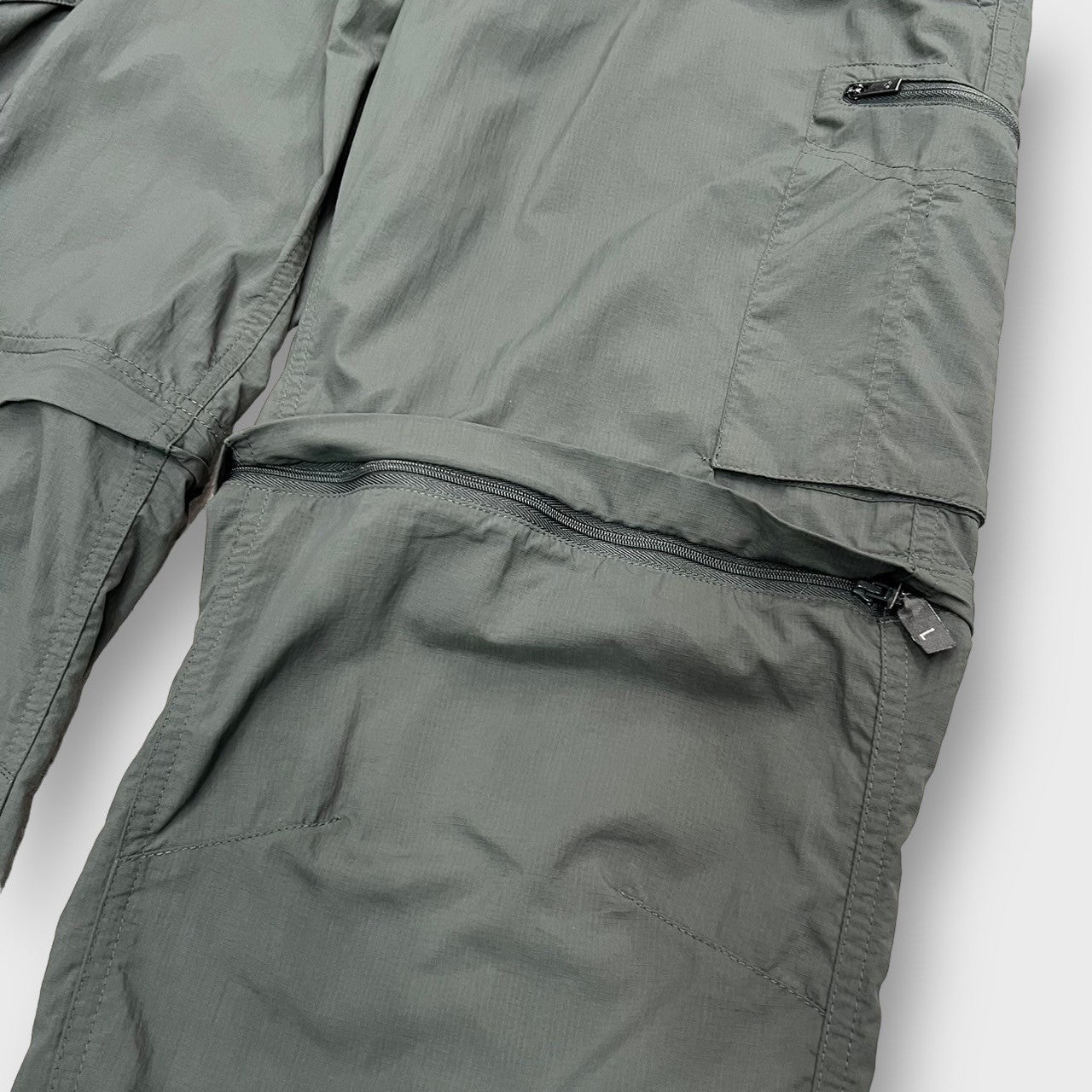 00’s “Columbia”
2way gimmick nylon cargo pants