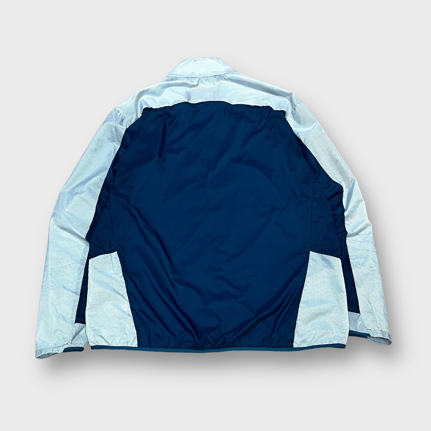 00’s “ARC’TERYX”
zip up nylon jacket