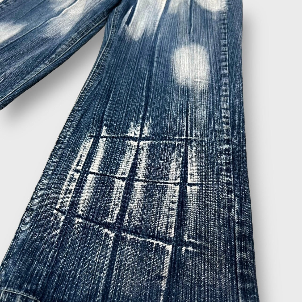 90’s “RAW SINCE”
Woshed pattern wide denim pants