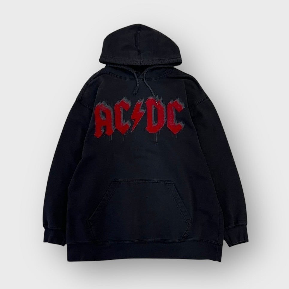 00's "ACDC"
Pull-over hoodie