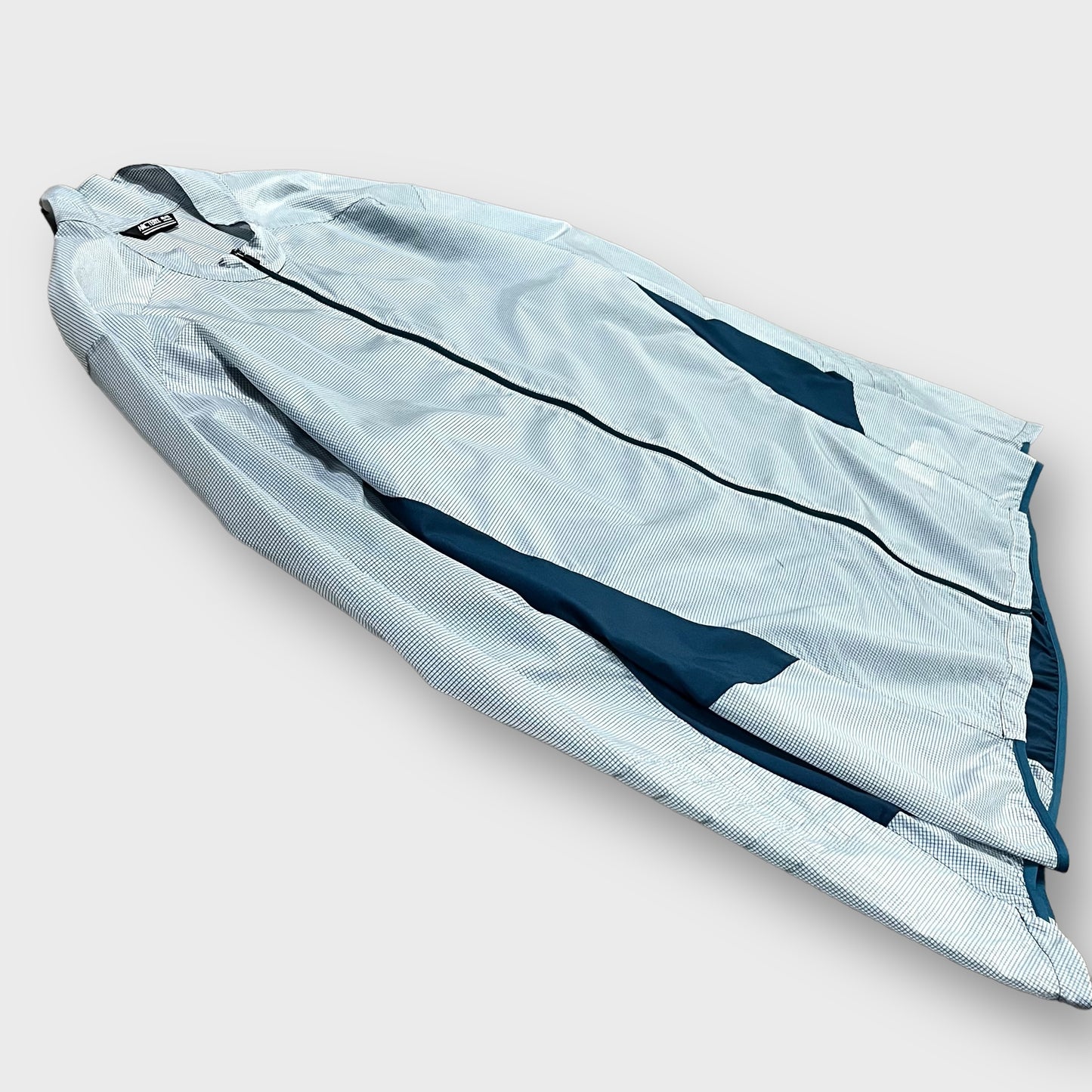 00’s “ARC’TERYX”
zip up nylon jacket