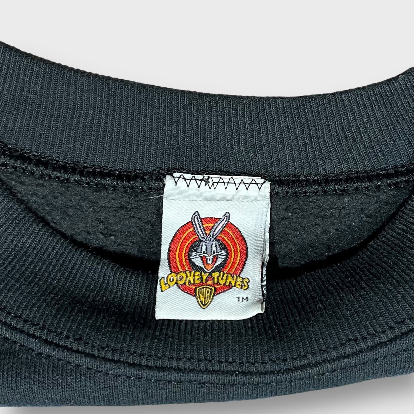 90’s LOONEY TUNES
“Tweety” character sweat