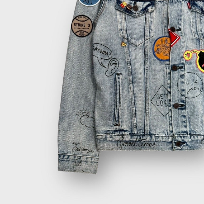 00's "LEVI'S"
"NOS" limited allover embellished denim jacket