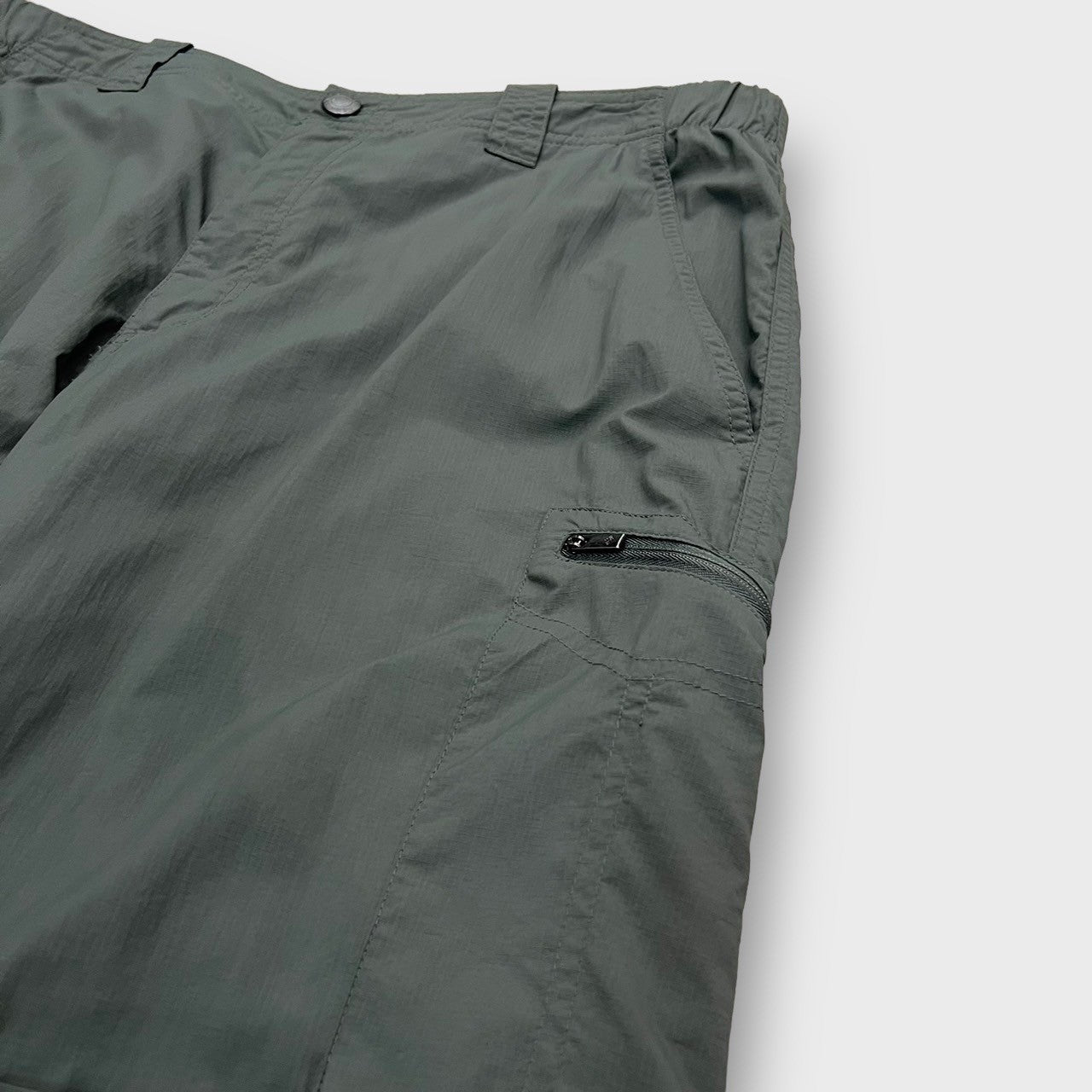 00’s “Columbia”
2way gimmick nylon cargo pants