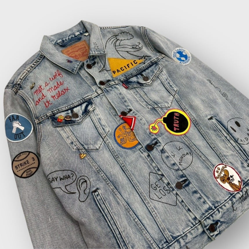 00's "LEVI'S"
"NOS" limited allover embellished denim jacket