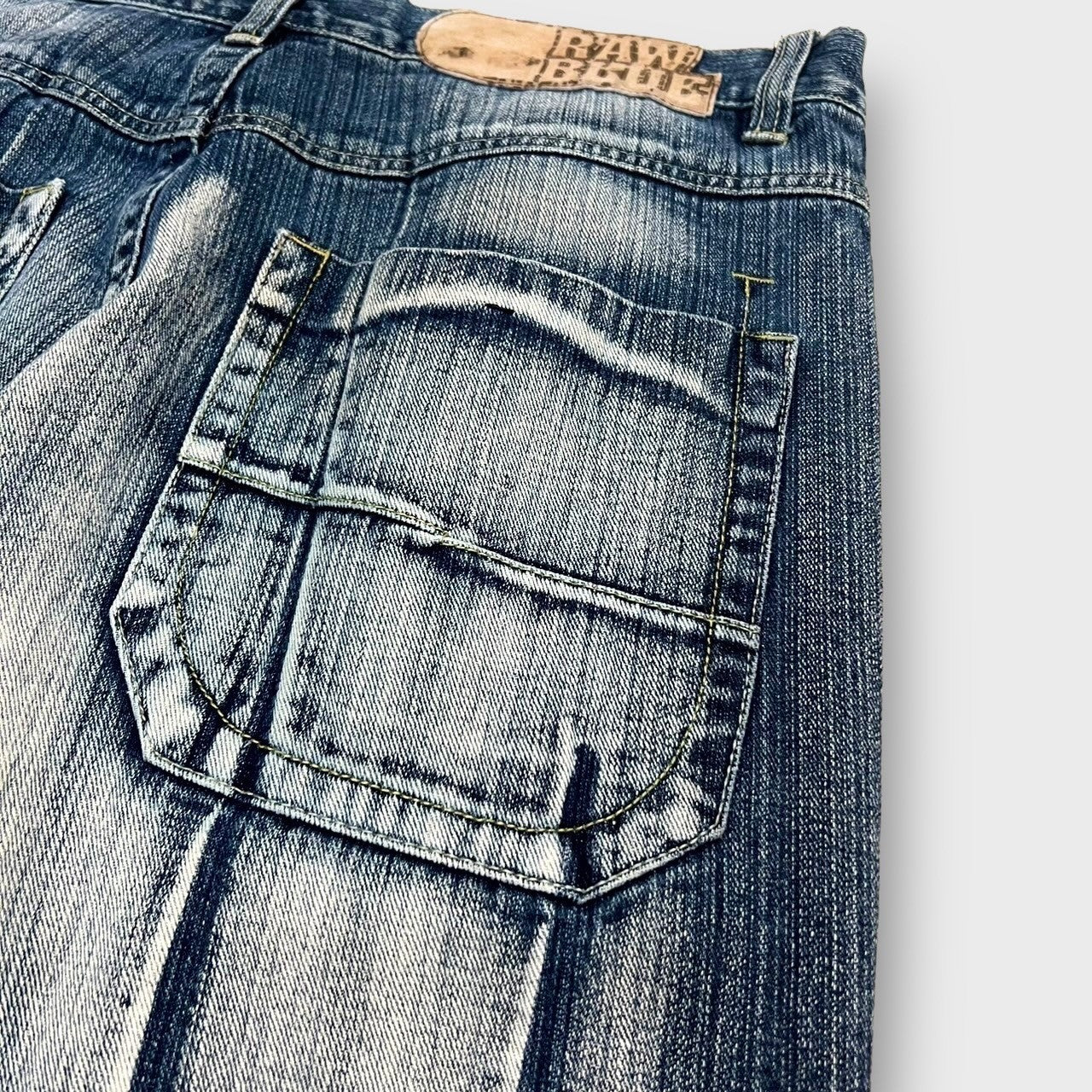 90’s “RAW SINCE”
Woshed pattern wide denim pants