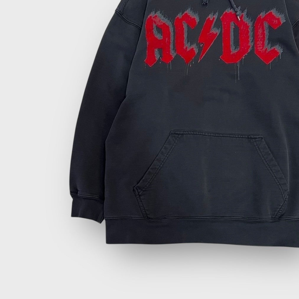 00's "ACDC"
Pull-over hoodie