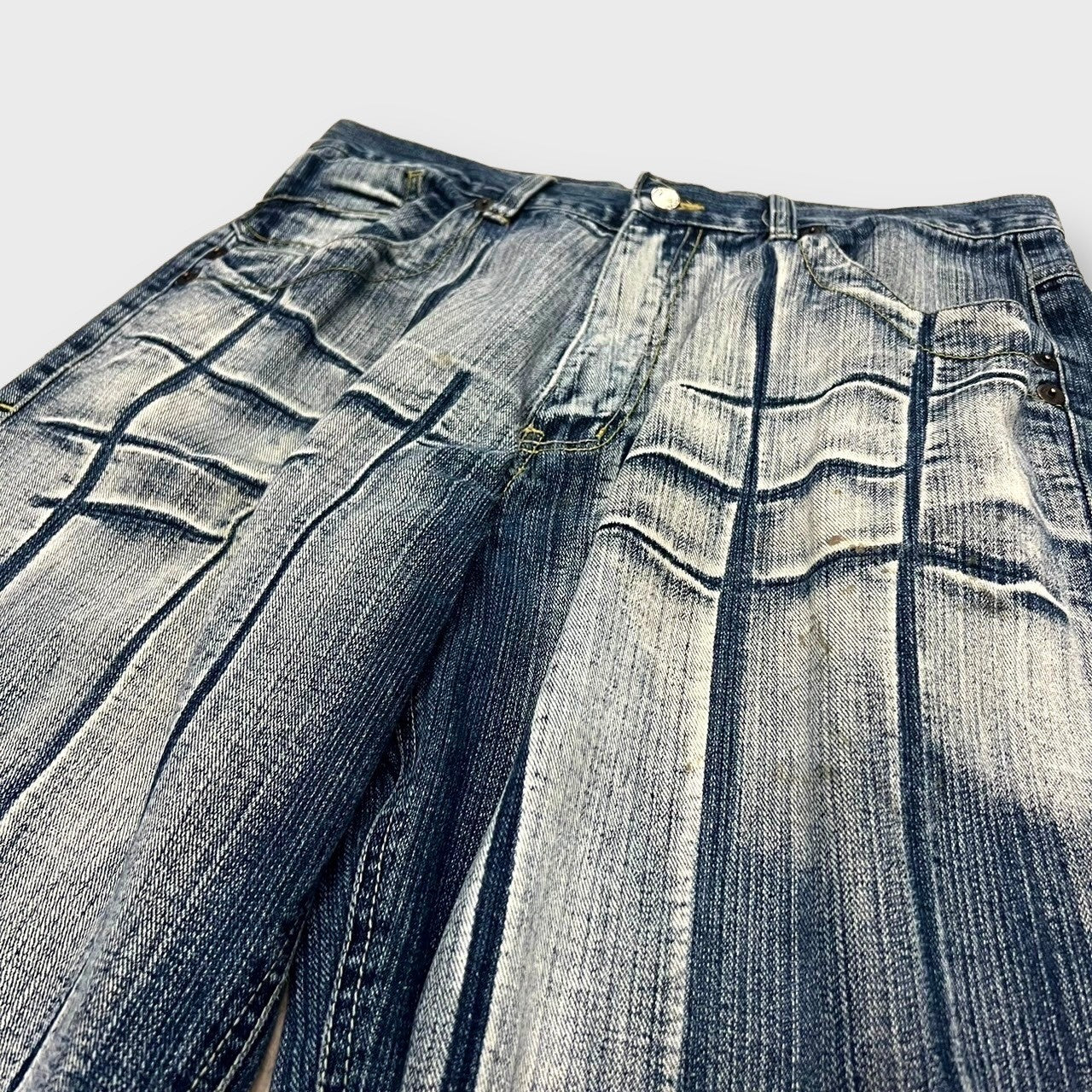 90’s “RAW SINCE”
Woshed pattern wide denim pants