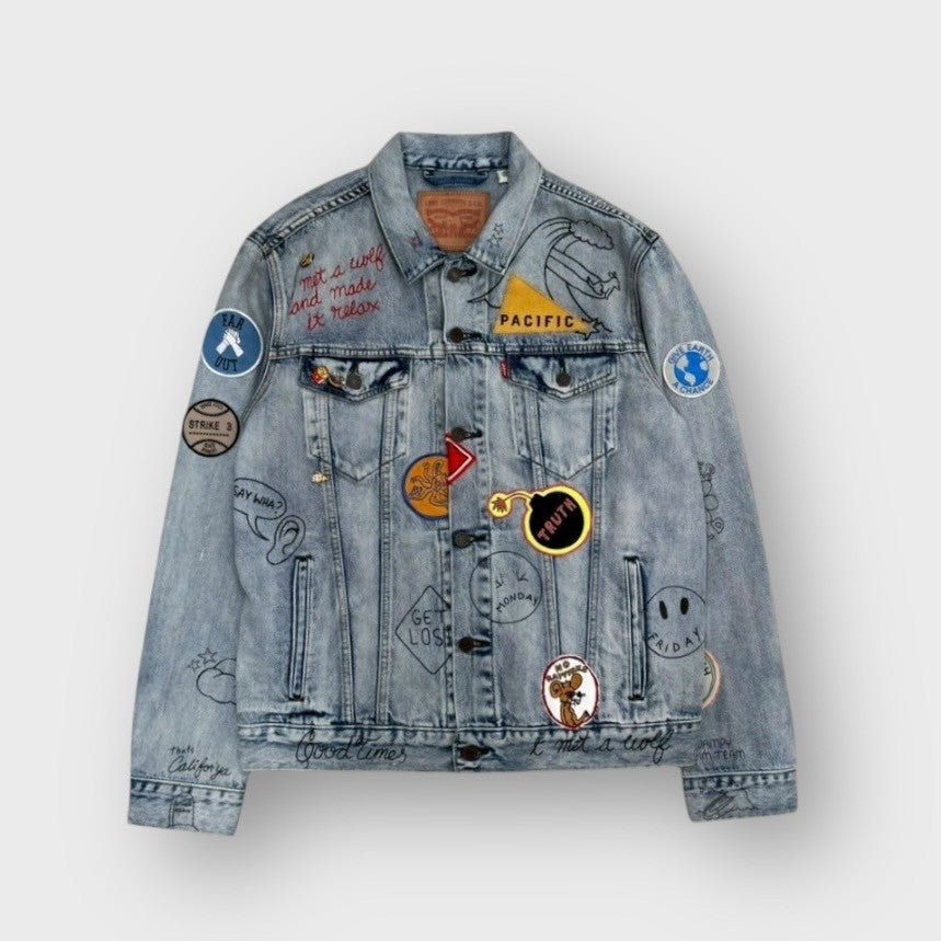 00's "LEVI'S"
"NOS" limited allover embellished denim jacket
