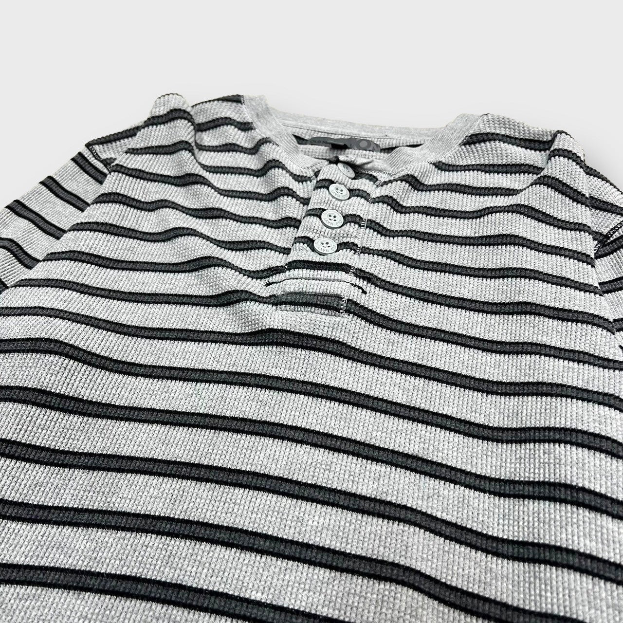00’s “OLD NAVY”
henry-neck border pattern thermal shirt