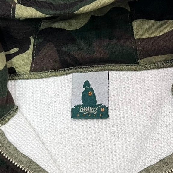 00's "HOOKIN STORE"
Camo pattern zip up hoodie