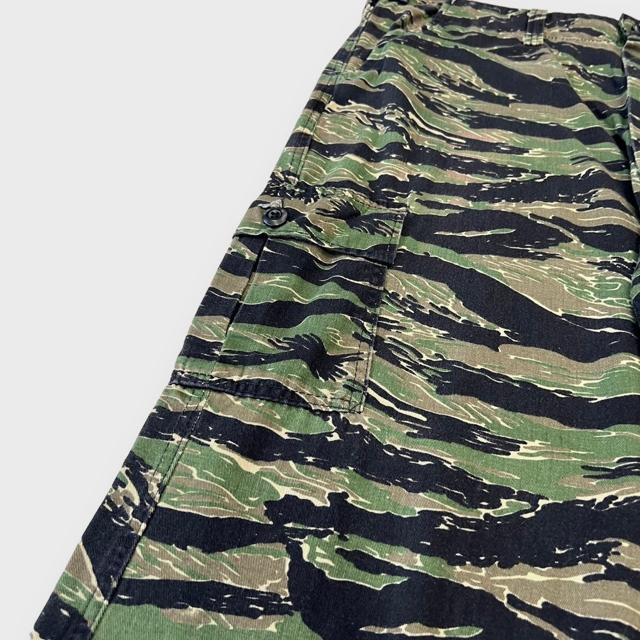 90’s Unkown tiger camo cargo pants