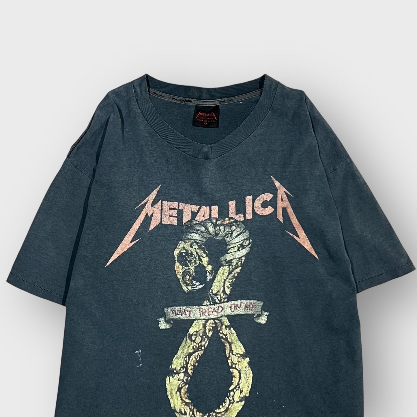 90’s METALLICA
“don't tread on me” t-shirt