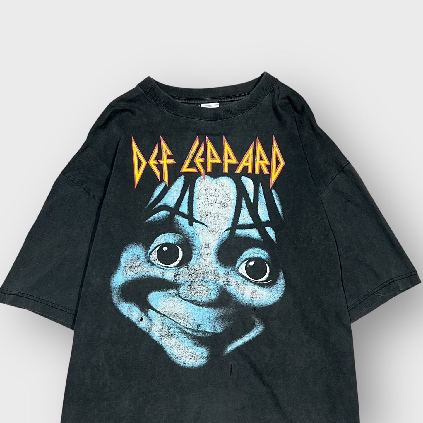 90’s “DEF LEPPARD”
band t-shirt