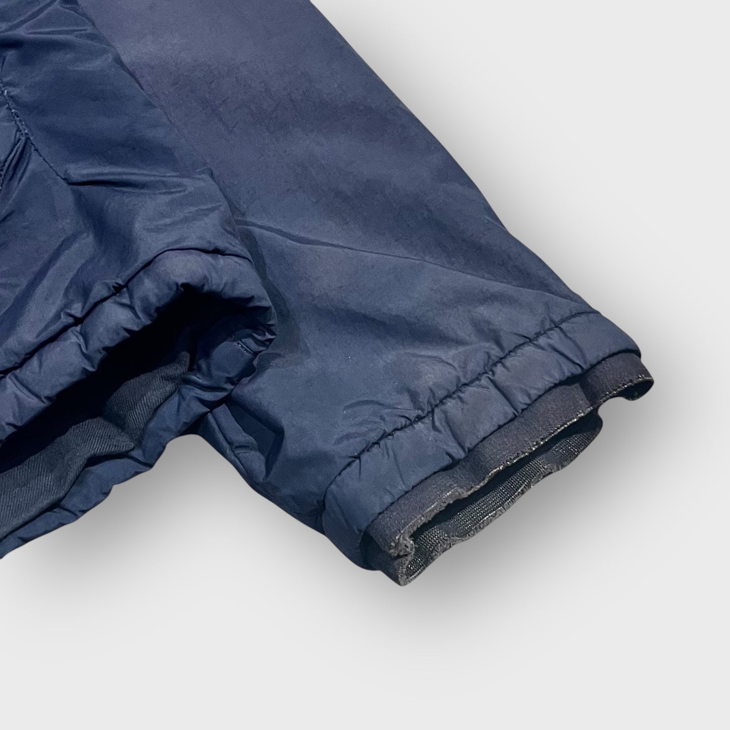 2001 STONE ISLAND
hooded jacket