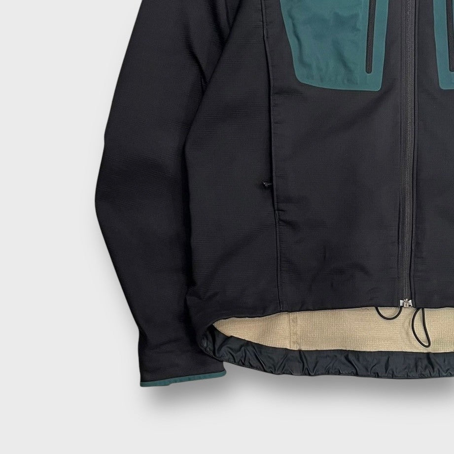 00’s “ARC'TERYX”
epsilon ar jacket