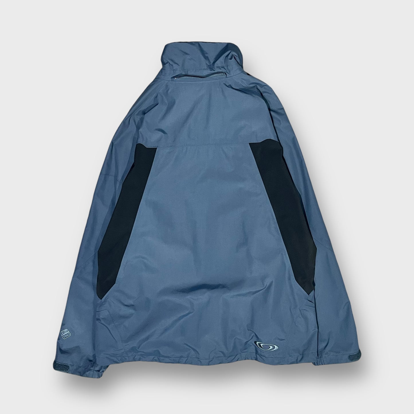00’s “SALOMON”
hi-neck nylon jacket