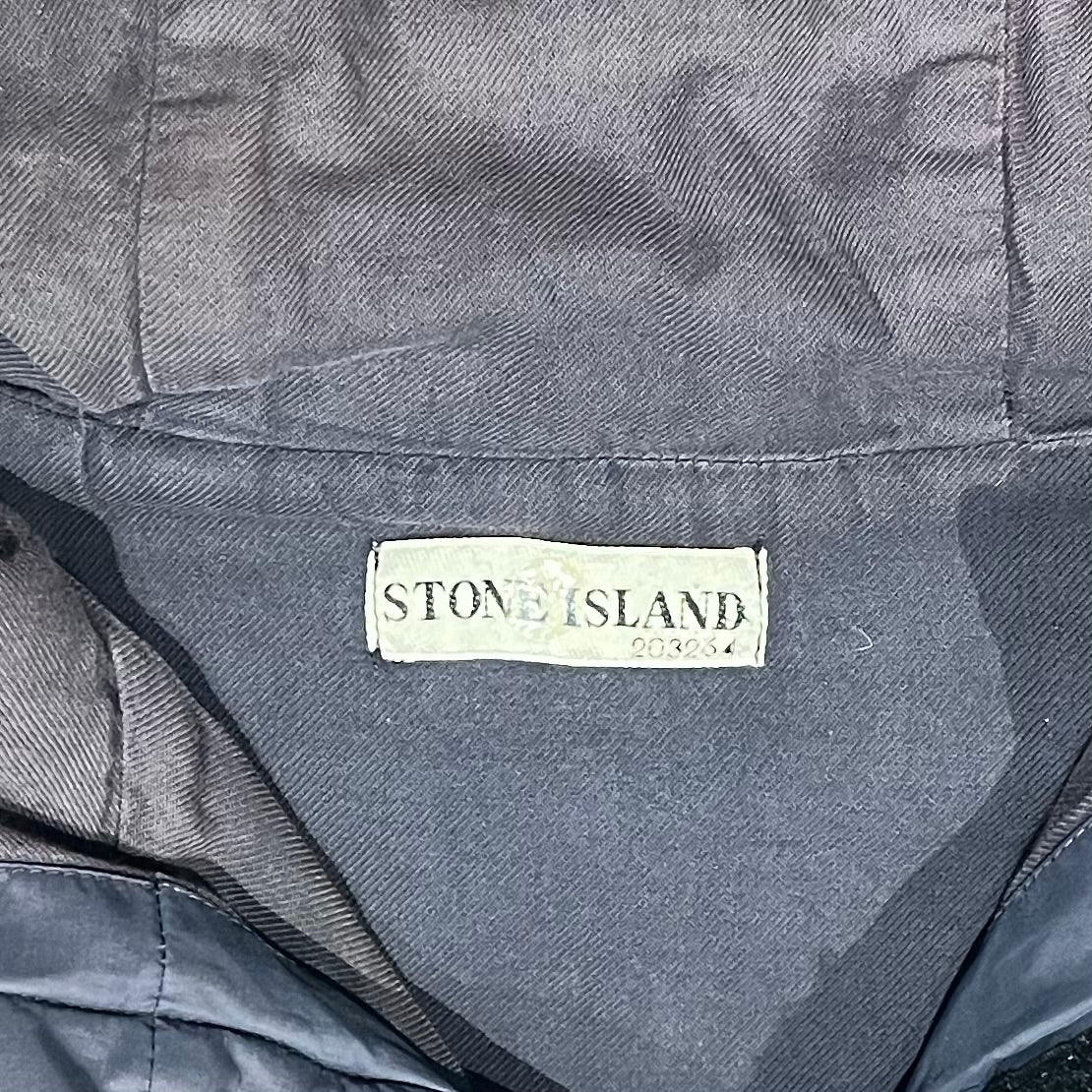 2001 STONE ISLAND
hooded jacket
