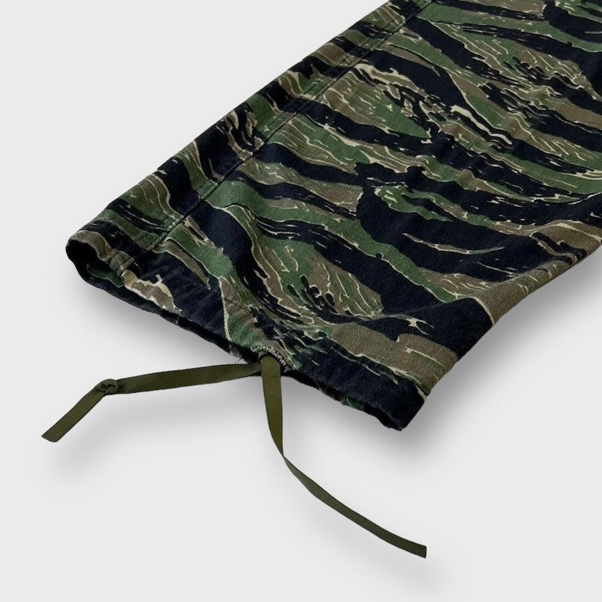 90’s Unkown tiger camo cargo pants