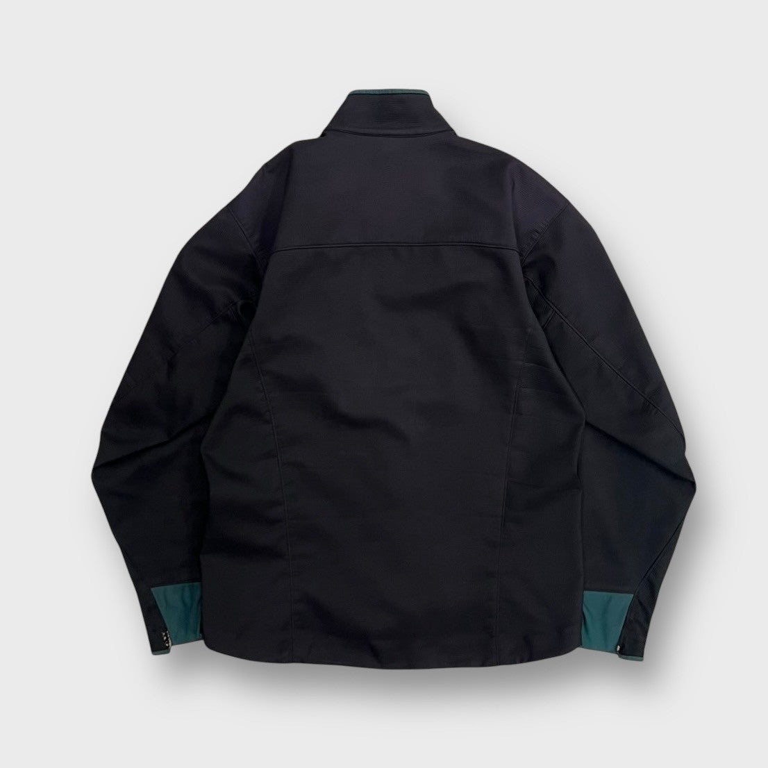 00’s “ARC'TERYX”
epsilon ar jacket
