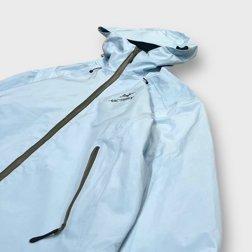 00’s “ARC'TERYX”
beta lt jacket