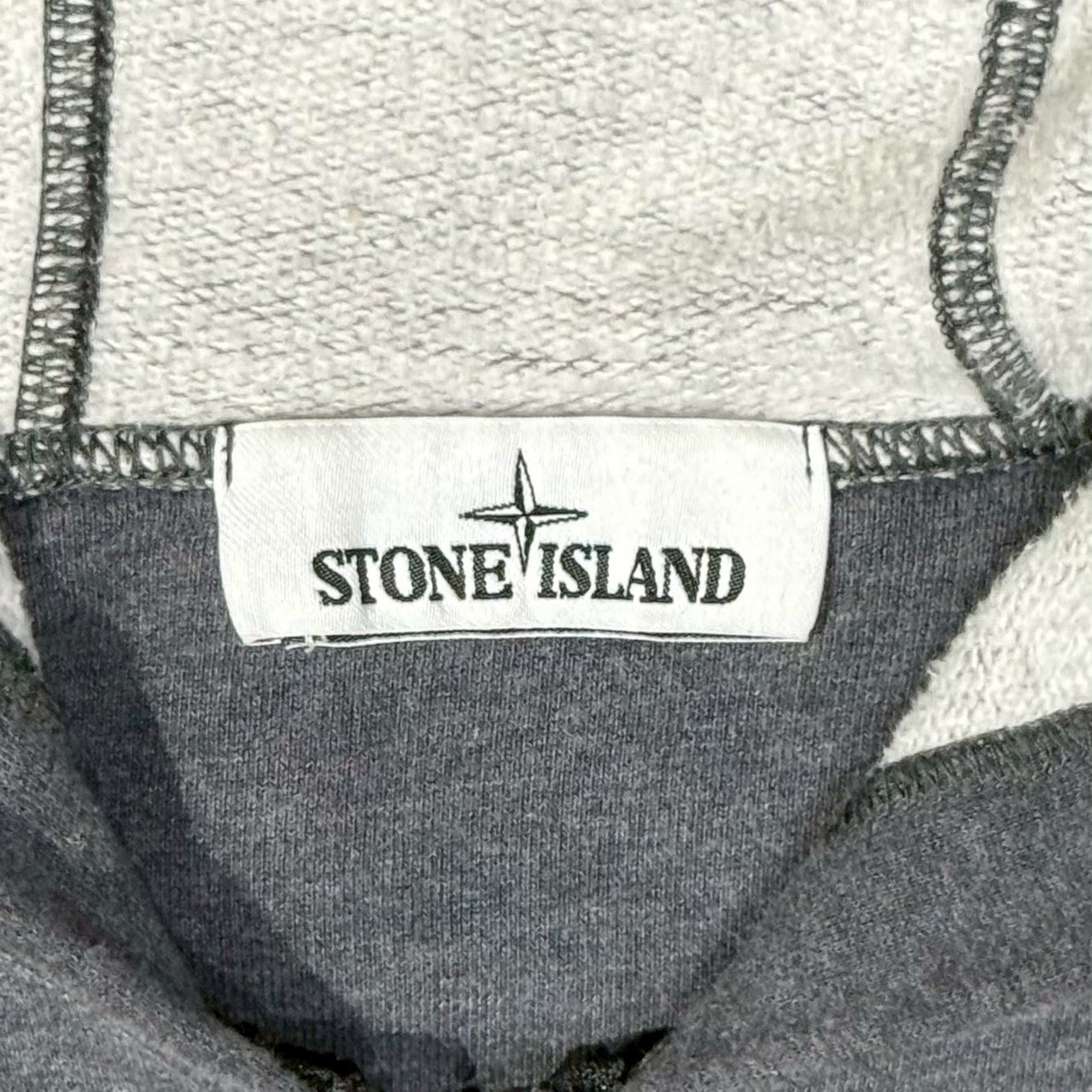 00’s “STONE ISLAND”
zip up hoodie