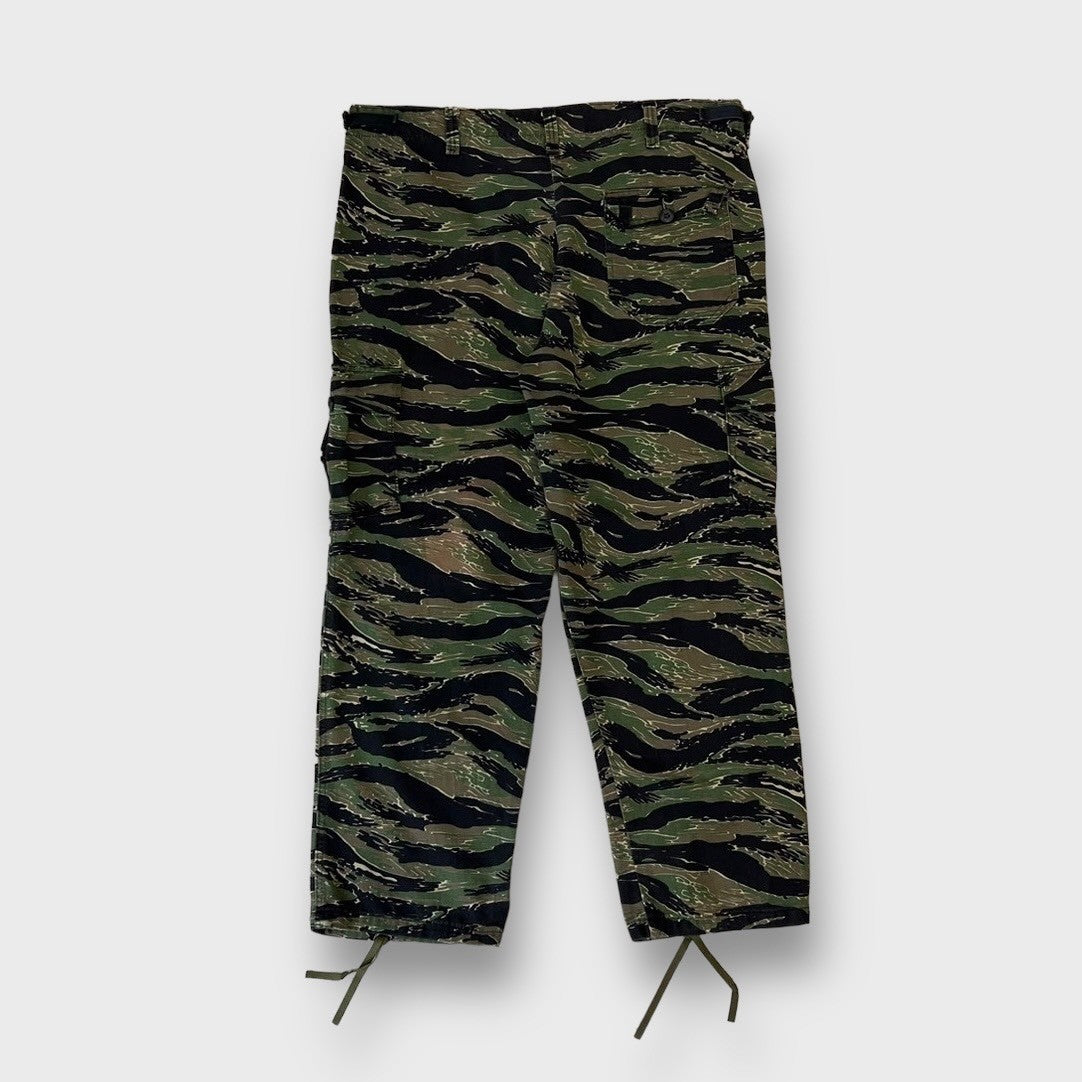 90’s Unkown tiger camo cargo pants