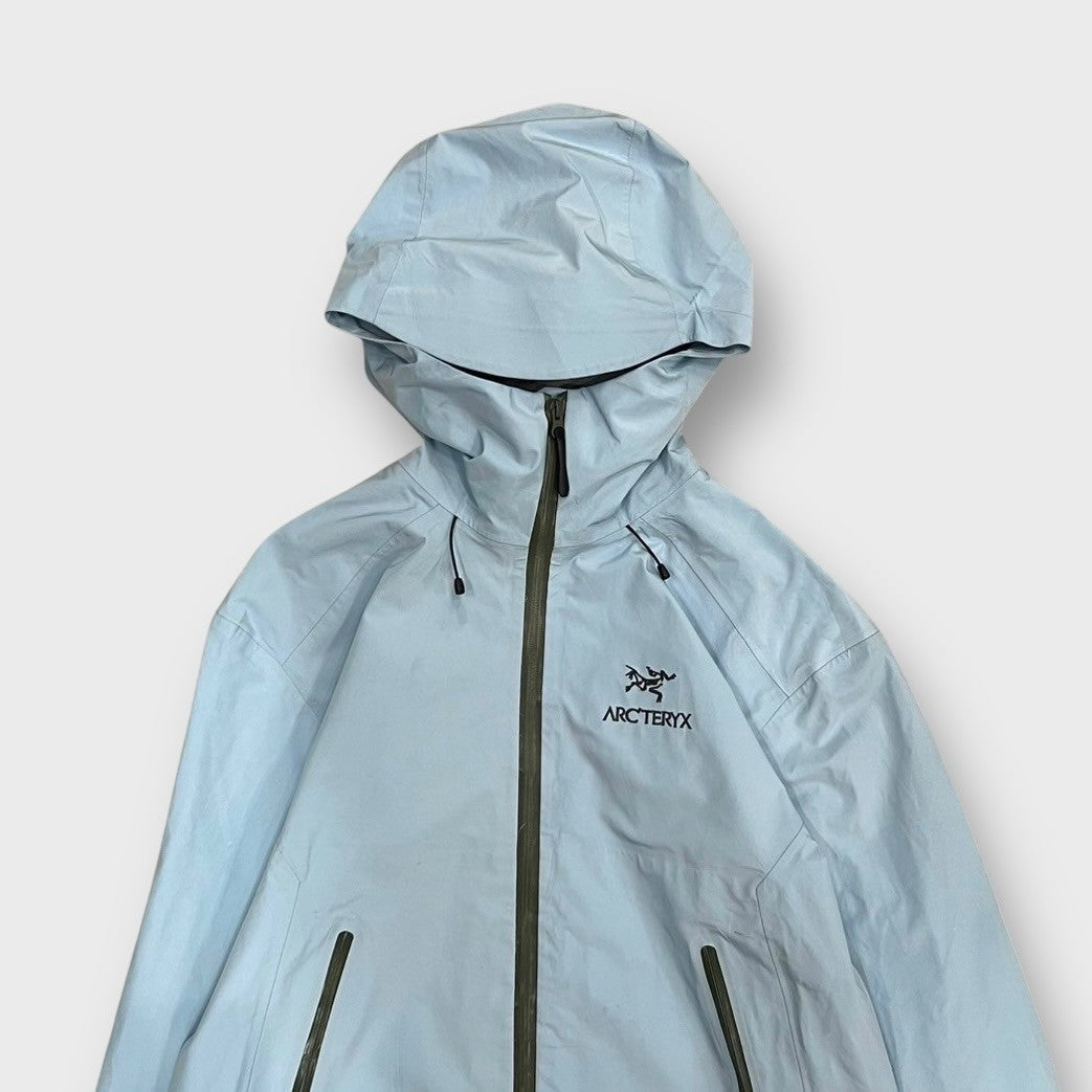 00’s “ARC'TERYX”
beta lt jacket