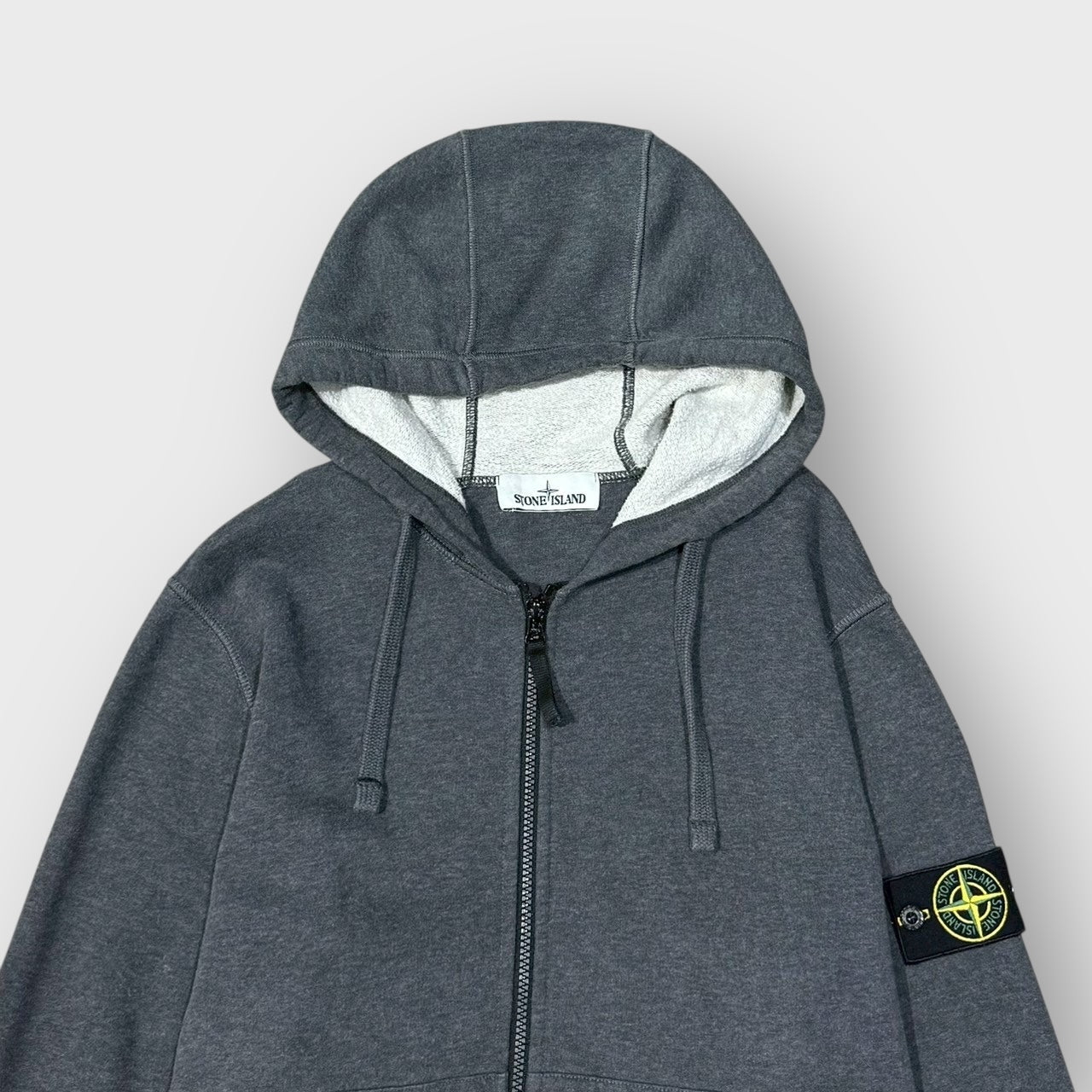 00’s “STONE ISLAND”
zip up hoodie