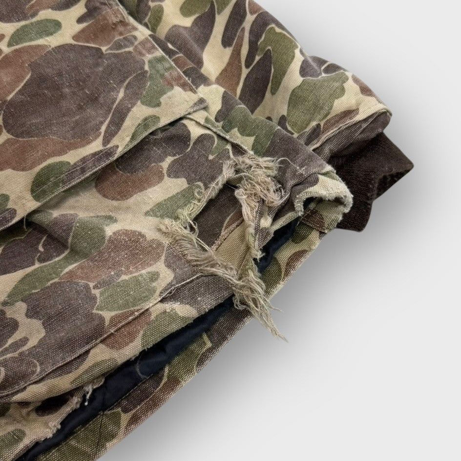 90’s “Carhartt”
camo pattern hunting jacket