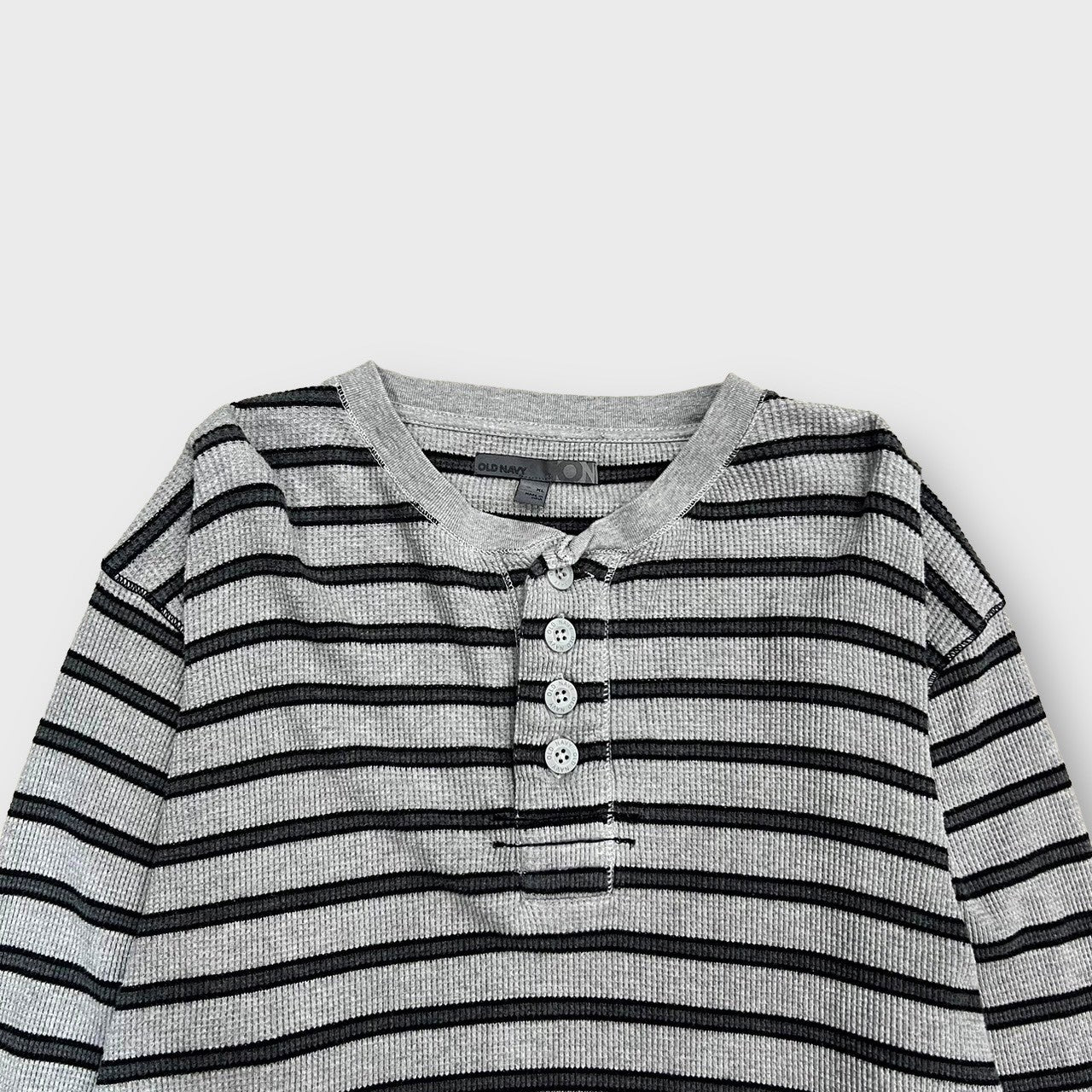00’s “OLD NAVY”
henry-neck border pattern thermal shirt