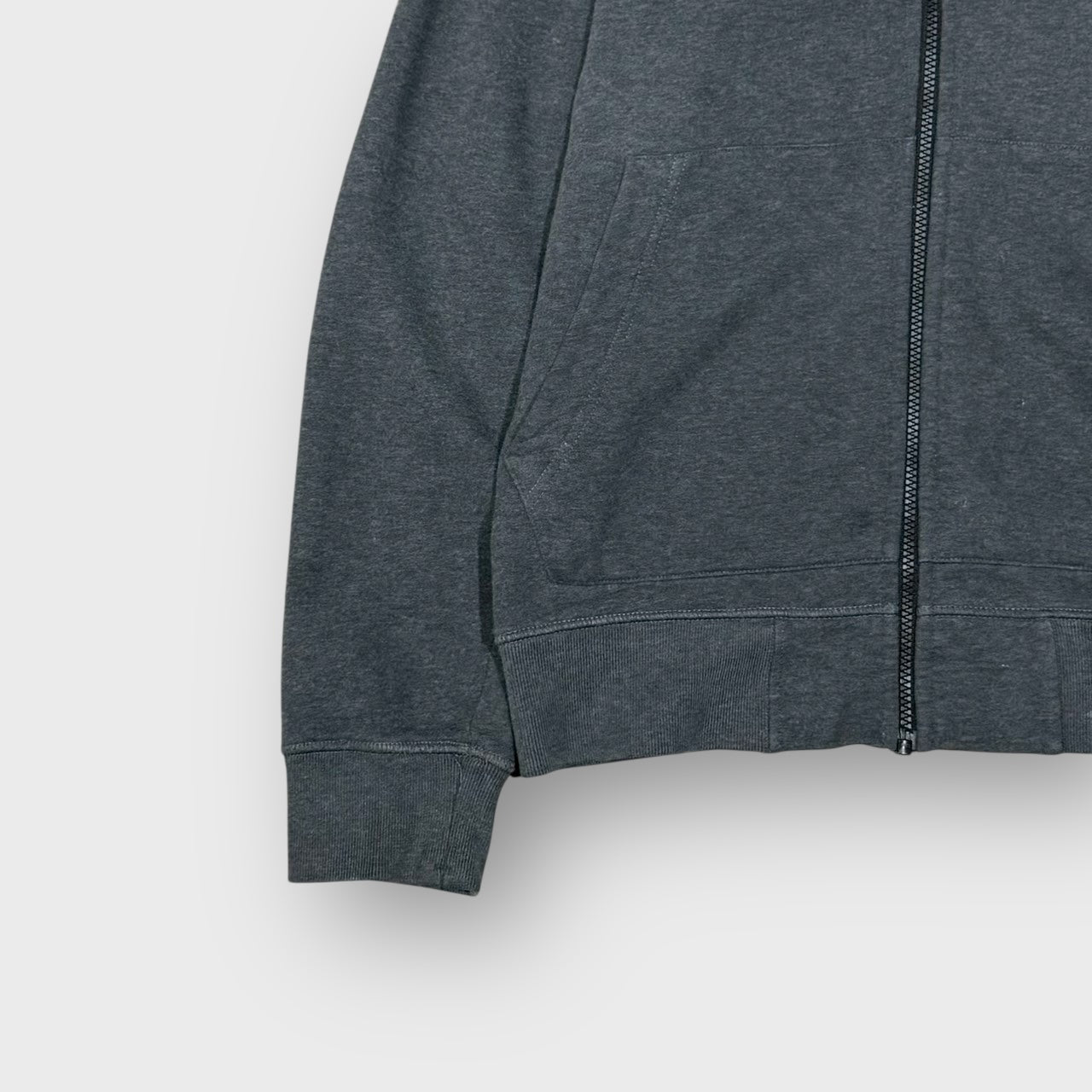 00’s “STONE ISLAND”
zip up hoodie