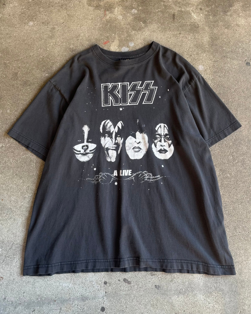 00’s “KISS” band t-shirt X-LARGE