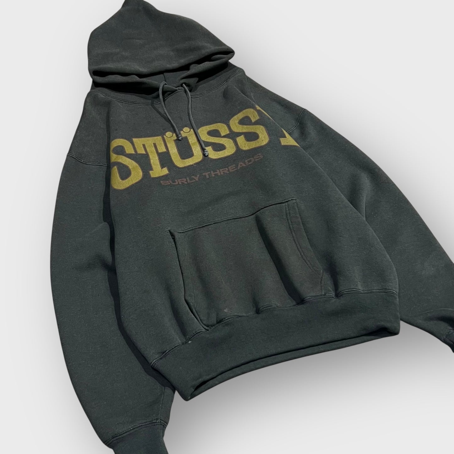 90’s “STUSSY”
logo hoodie