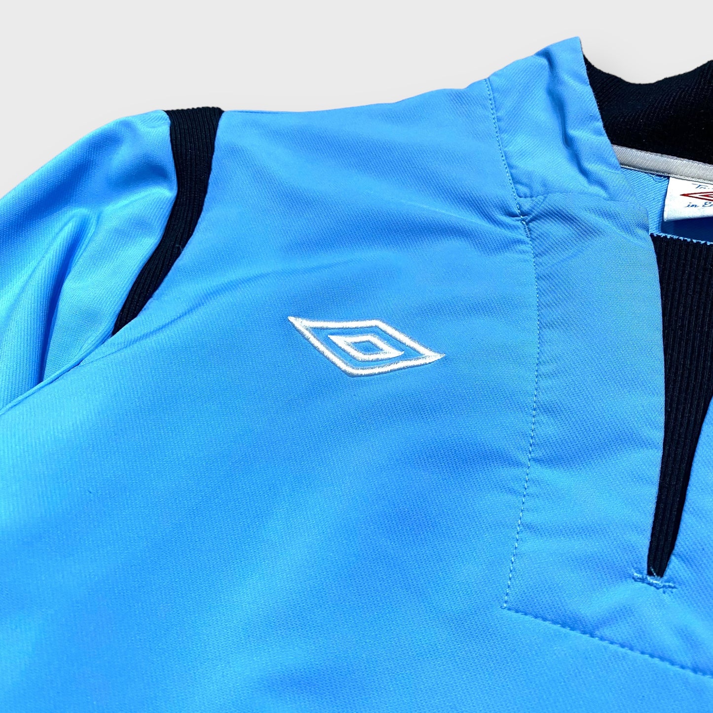 00's "umbro" Manchester City team nylon pullover