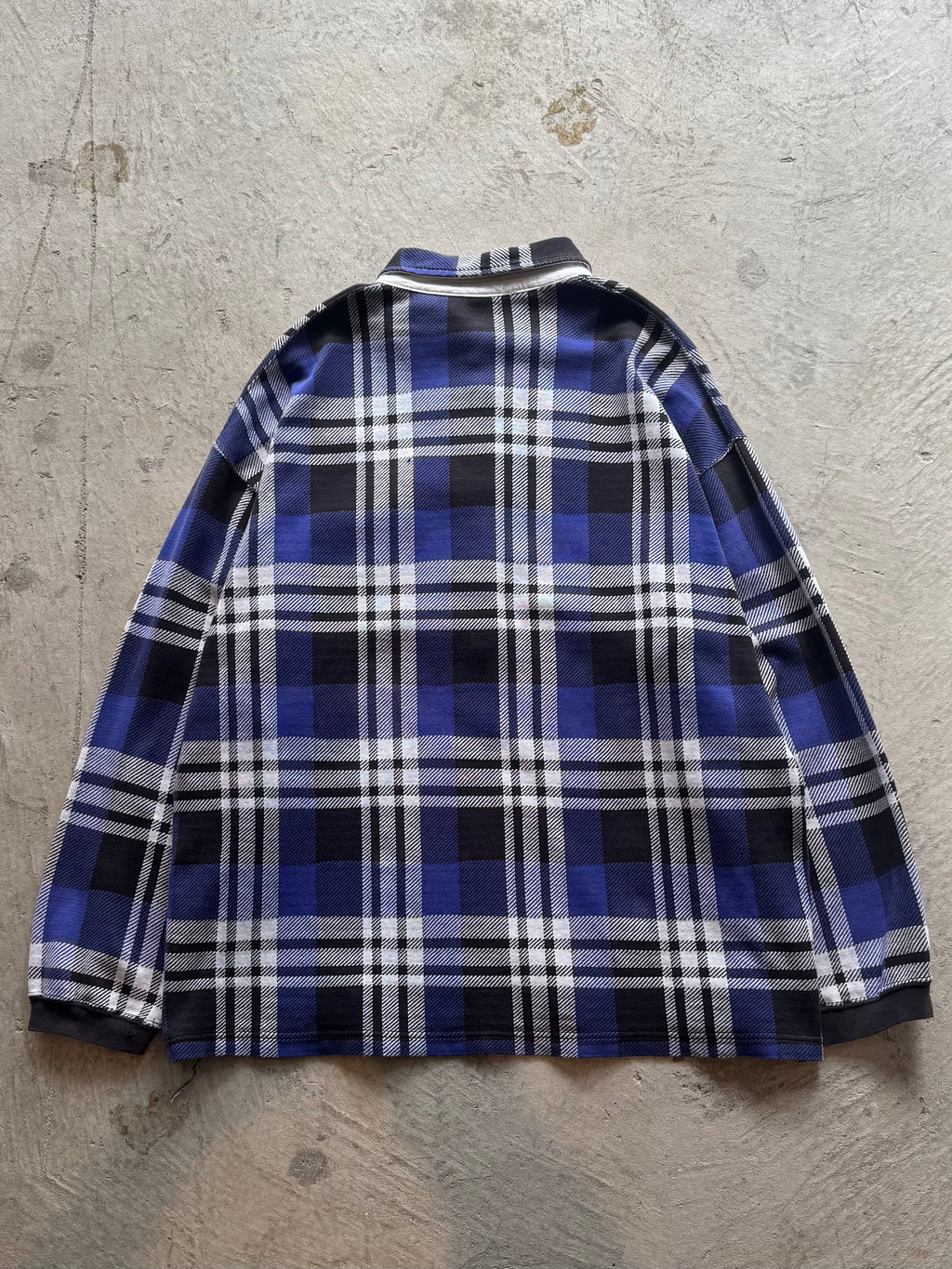 90’s “GAP”
pull-over shirt LARGE