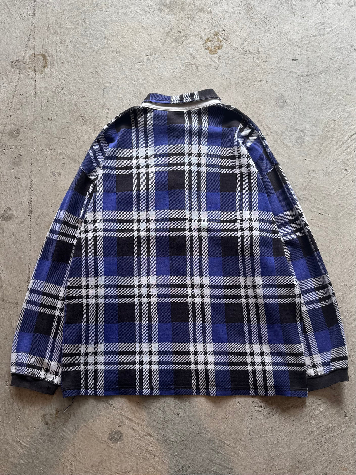 90’s “GAP”
pull-over shirt LARGE