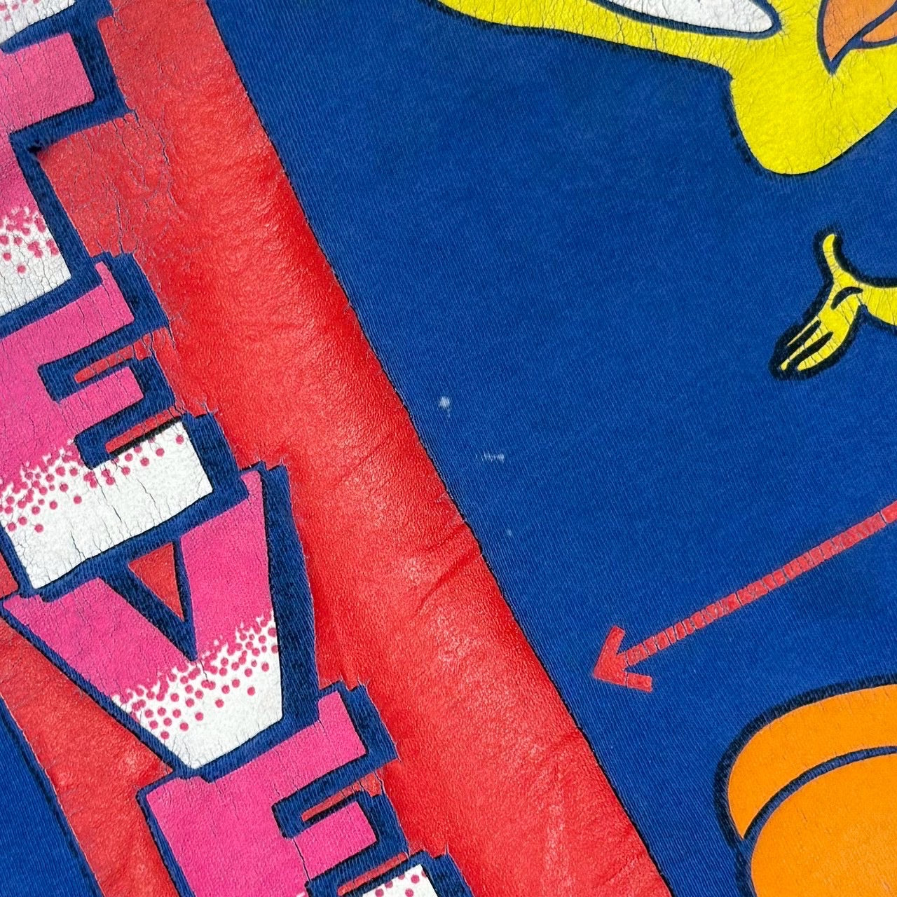 90’s “LOONEY TUNES”
“Tweety” character t-shirt