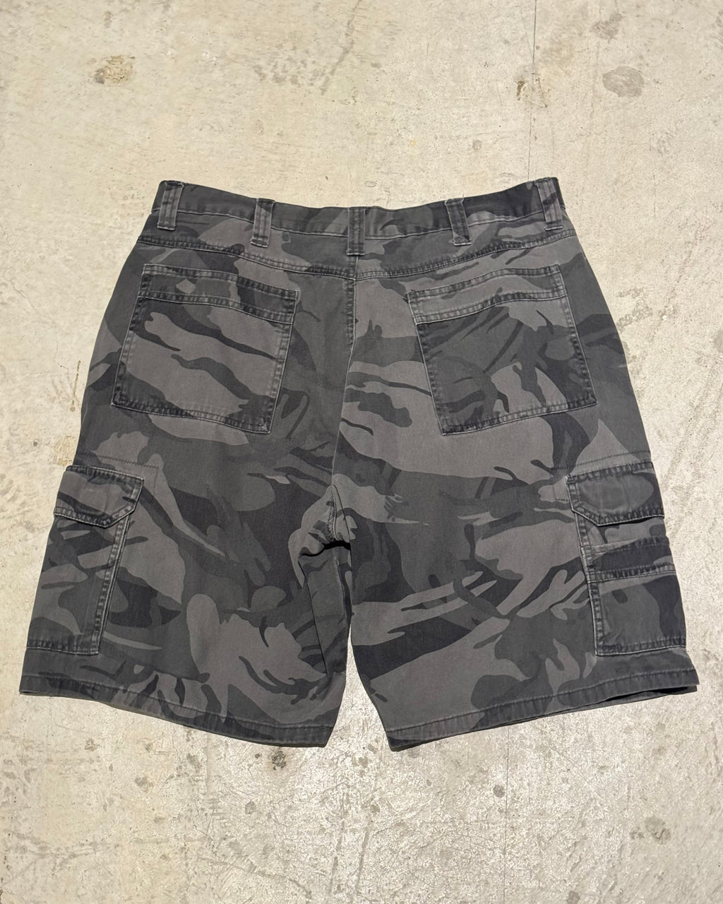 90-00’s “Wrangler” camouflage cargo short pants