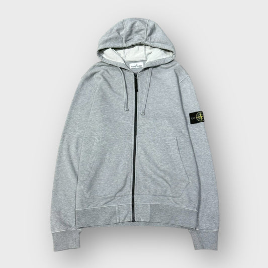 00’s “STONE ISLAND”
zip up hoodie