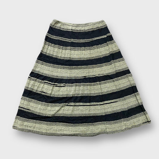 Border pattern design skirt