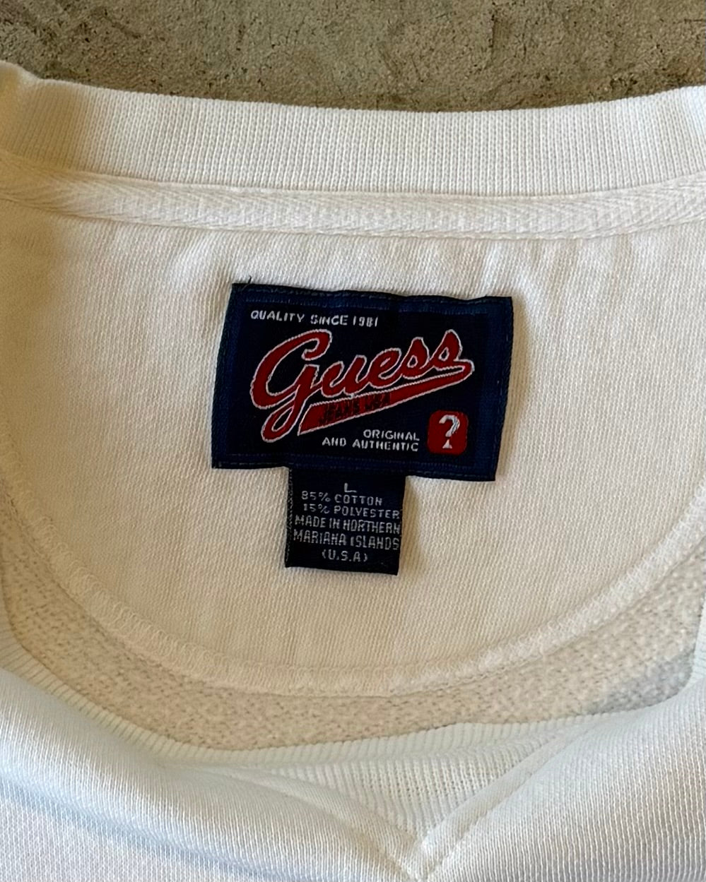 90’s “GUESS” crew neck sweat LARGE