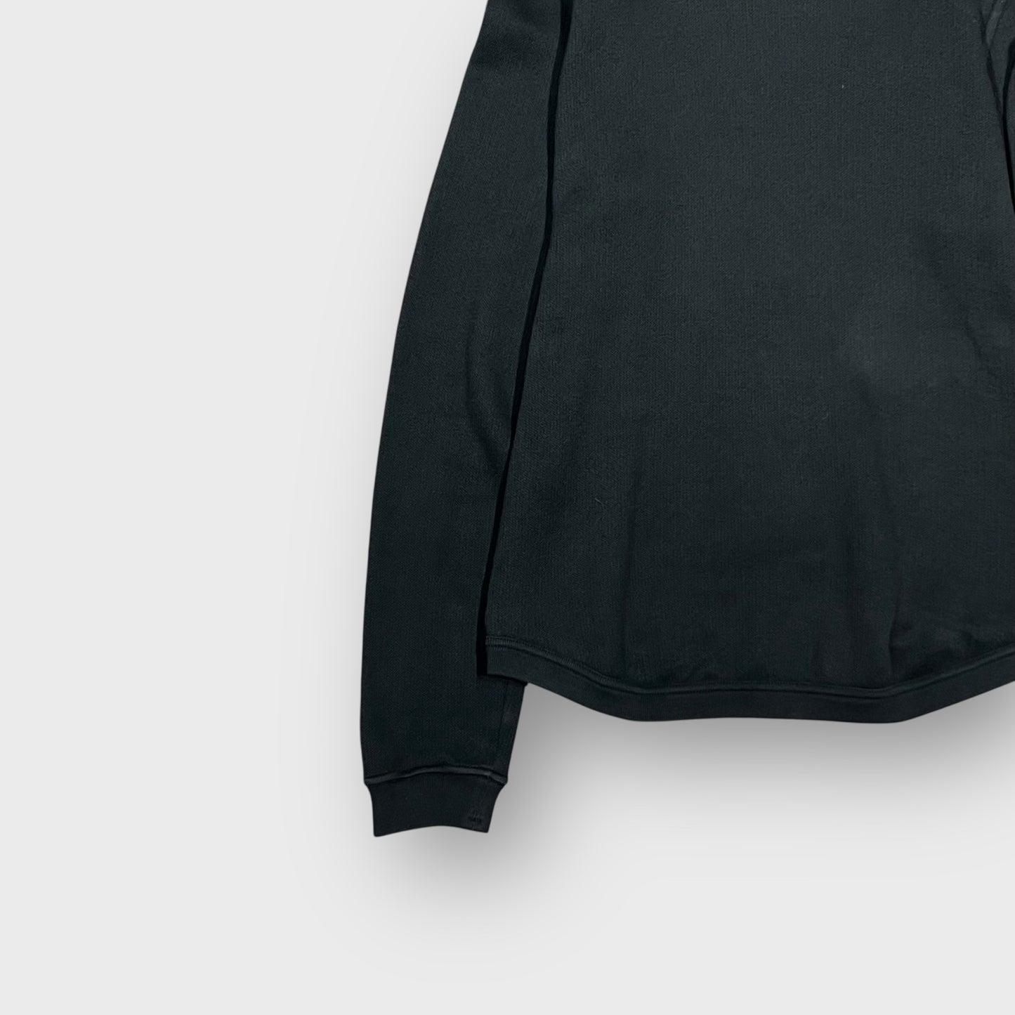 00’s “STONE ISLAND”
crew neck sweater