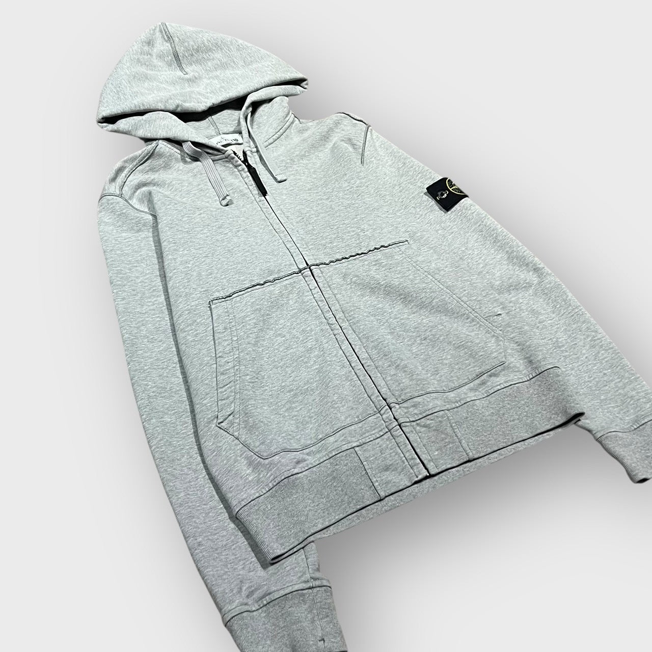 00’s “STONE ISLAND”
zip up hoodie